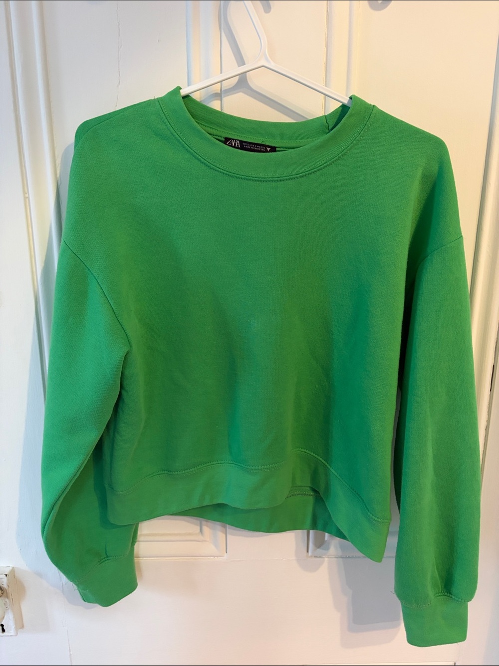 Zara Vibrant Green Cropped Sweatshirt
